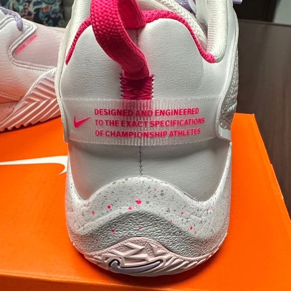 NEW Nike Women’s HyperAce 3 Volleyball/Basketball Shoes - Picture 3 of 6
